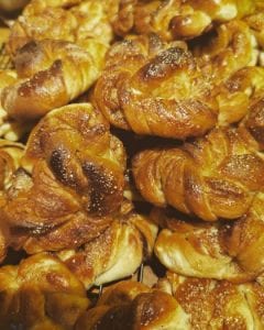 Up-close picture of freshly made and delicious-looking pastries at Lille Havfruen Kafé.