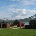 Cozy “Stekvasselv Farm” lying right next to the lake, Røssvatnet, and surrounded by great mountain views in all directions.